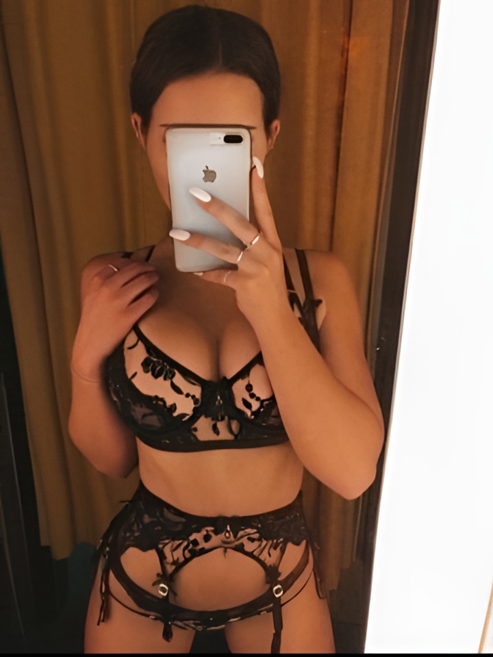 Рита привлекальеная девушка из Белореченск цена от 2000 руб