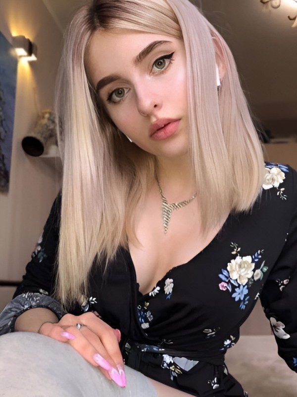 Лариса привлекательная девушка из Белореченск цена от 4000 руб